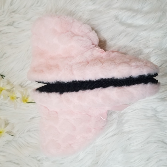 Slippers Boots Color Pink New Never Used, they do not have SIZE but Runs SIZE S - Picture 6 of 11